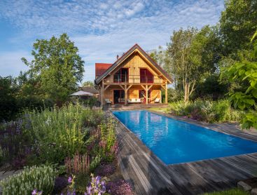 living-pool-yoga-garden-Wustermark-DE